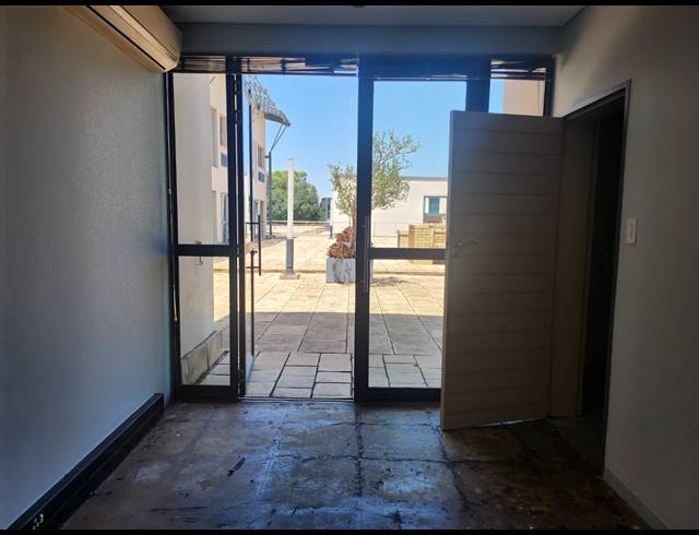737M² RETAIL TO LET IN RANDJESPARK